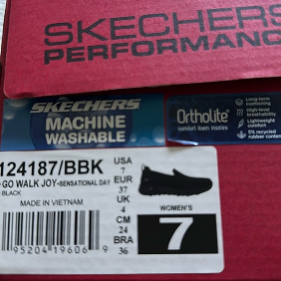 Skechers Women's Go Walk Sneaker slip on sneakers. Size 7 - Picture 11 of 12